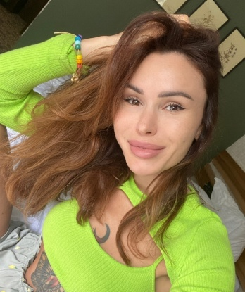 Фото, на которых я сияю от желания, ждут тебя! 📷💋
У меня есть стильные апартаменты в Москве, где мы можем встретиться. Здесь мы сможем погрузиться в мир страсти и наслаждения. Моя чувственная массажная техника сведет тебя с ума, а оральный секс приведет тебя к экстазу. Будь уверен, ты будешь доволен каждой минутой, проведенной со мной.
Мои клиенты отмечают мою непревзойденную красоту и профессионализм. Они говорят, что я умею быть страстной и нежной одновременно. Я всегда рада услышать о твоих фантазиях и пожеланиях, чтобы сделать наше свидание особенным для нас обоих.
Не упусти возможность познакомиться со мной и испытать настоящий шик, страсть и нежность в Москве. Сделай шаг к райскому наслаждению и приходи ко мне! 💫🌹 Варвара